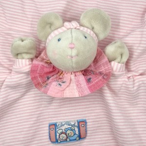 Souris MOULIN ROTY doudou rond plat rose "Lila Patachon"