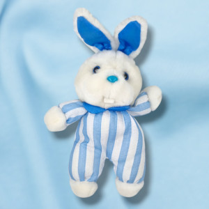 Lapin PAMPERS peluche bleu et blanc