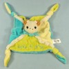 Sophie la girafe VULLI doudou carré plat bleu et vert