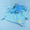 Dauphin MOTS D'ENFANTS doudou carré plat bleu