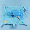 Dauphin MOTS D'ENFANTS doudou carré plat bleu