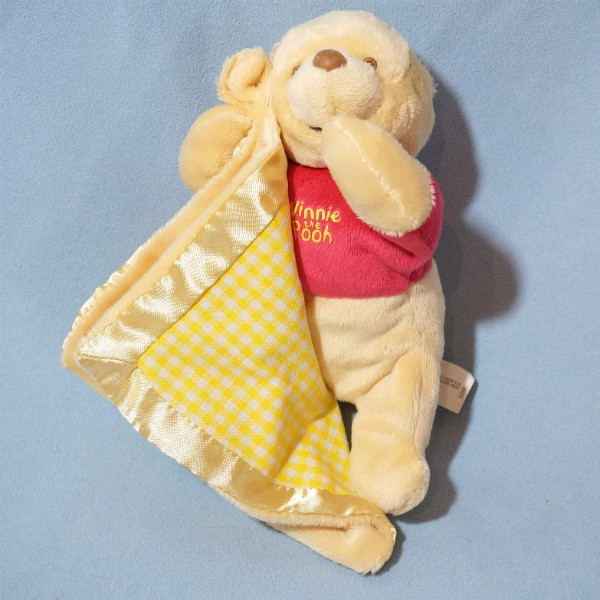 Winnie DISNEY NICOTOY doudou carré plat jaune tour satin vichy jaune