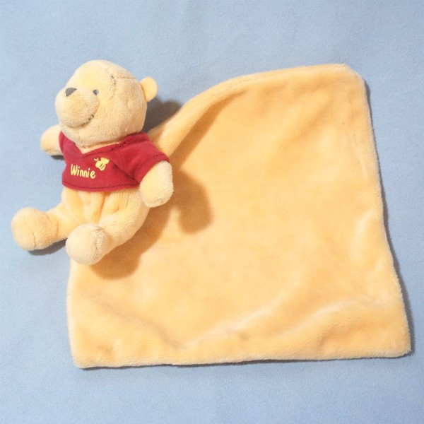 Winnie DISNEY NICOTOY doudou carré plat jaune