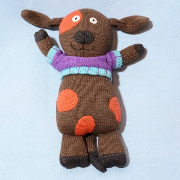 Chien LATITUDE sos doudou en tricot marron