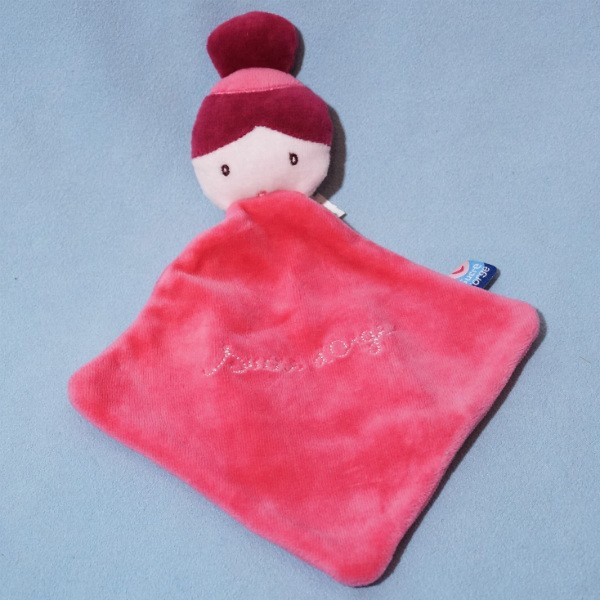 poupée fille SUCRE D'ORGE doudou rose chignon