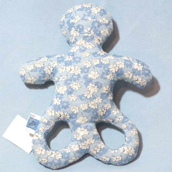 Hochet OBAIBI doudou bonhomme bleu et blanc