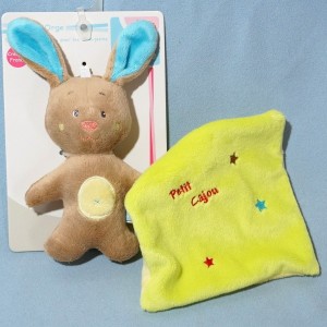 Lapin SUCRE D'ORGE sos doudou Petit Cajou beige vert anis