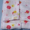lange ou couche carré MOTS D'ENFANTS doudou blanc fleurs rose et jaune