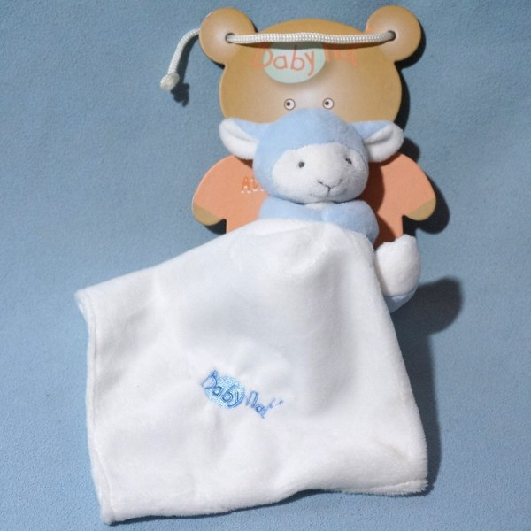 Agneau BABY NAT bleu avec doudou mouchoir carré blanc