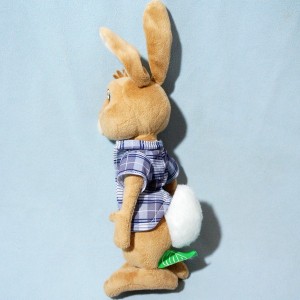 Lapin HOP doudou peluche marron en chemisette bleu