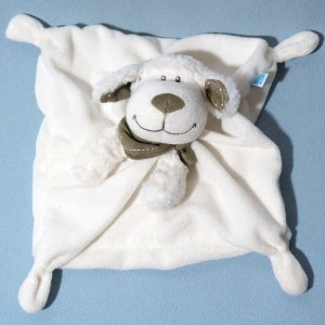 Chien TEX CARREFOUR doudou carré plat blanc