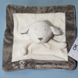 Mouton OBAIBI doudou carré plat blanc écru, tour beige