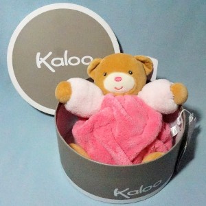 Ours KALOO doudou boule Plume rose