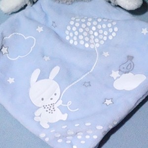 Lapin MOTS D'ENFANTS doudou plat bleu luminescent