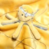 Calypso la pieuvre NOUKIE'S doudou Tidou carré plat bleu et jaune
