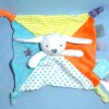 Lapin OKAIDI OBAIBI doudou plat blanc, orange et bleu étoiles