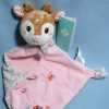 Biche TEX Carrefour doudou plat rose coccinelle papillon