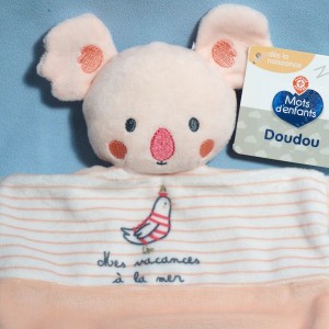 Koala MOTS D'ENFANTS doudou plat rose "Mes vacances à la mer"