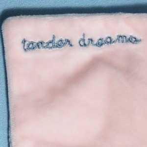 Fleur  OKAÏDI OBAÏBI doudou carré plat rose "Tender Dreams"