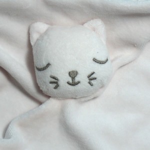 Chat BOUT'CHOU (Monoprix) doudou carré plat poudre