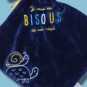 Girafe MOTS D'ENFANTS doudou bleu marine "Je veux des bisous de mon papa"