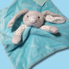 Lapin OKAÏDI OBAÏBI doudou plat bleu