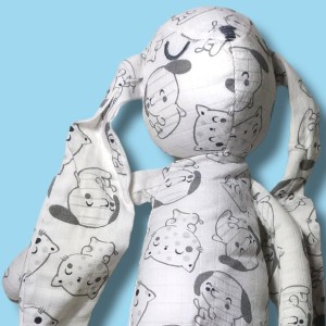 Lapin DPAM Du Pareil Au Même en lange blanc chat chien