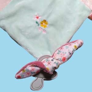 Chien NATTOU "Lali" doudou plat rose et vert