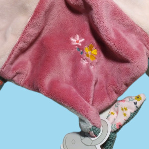 Koala NATTOU "Iris" doudou plat rose