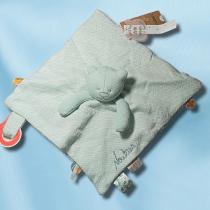 Ours NOUKIE'S doudou Nouky carré plat vert