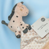 Girafe DPAM Du Pareil Au Même doudou gris, beige et blanc